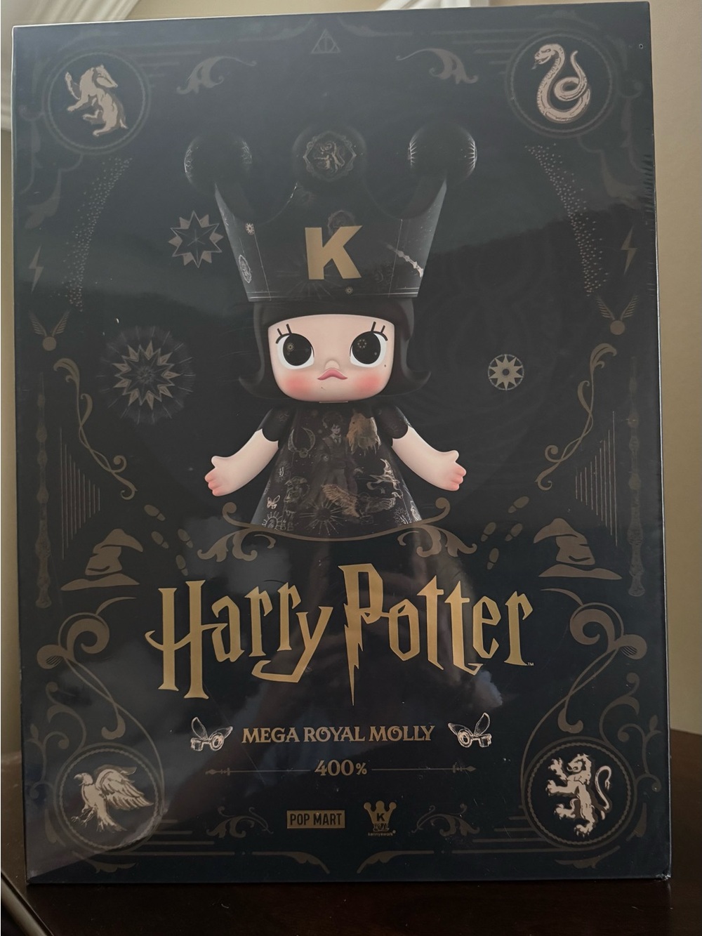 Pop Mart Harry Potter Mega Royal Molly 400% Collectible Figure - Black & Gold